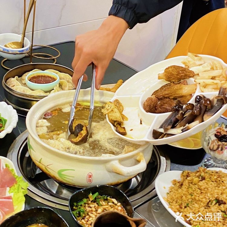 在大理！这锅野生菌火锅值得安排上… 