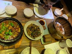 -胡桃里音乐餐厅(陶溪川店)(川湘赣菜·世界百大酒庄直供红酒·音乐表演)