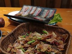 -老滇山寨•云南特色菜•地方菜•民族风情歌舞表演(金碧店)