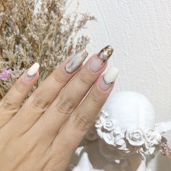 -花岐款式专研健康美甲沙龙