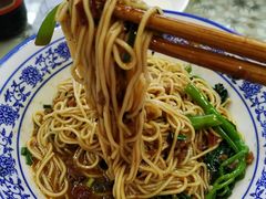 -渝之汇牛肉豌杂面