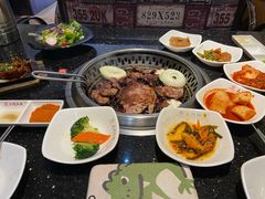 -木槿花韩式炭烤·熟成肉工坊(孙文东路店)