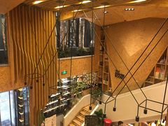 -新华里咖啡书吧(新华书店小寨店)