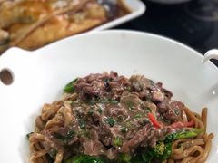 湿炒牛河-华威达牛庄(黄埔大道西店)