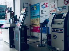 -中国移动周家嘴路营业厅-地上停车场