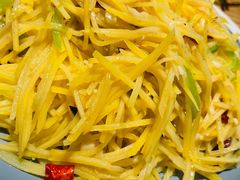 酸辣土豆丝-大哈福烧烤·海鲜·家常菜(延安三路店)