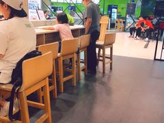 用餐区-呷哺呷哺(新世界百货望京店)
