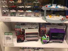 -泡泡玛特POPMART(国金街店)