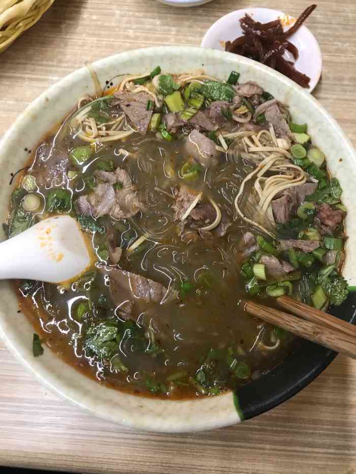 栏杆牛肉汤图片