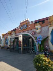 -维佳童话镇演出现场(徐东店)
