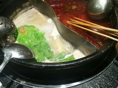 -两三事小郡肝串串香火锅(桂庙店)