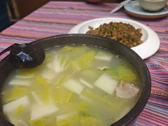 -香巴拉云南餐厅(华莱坞店)