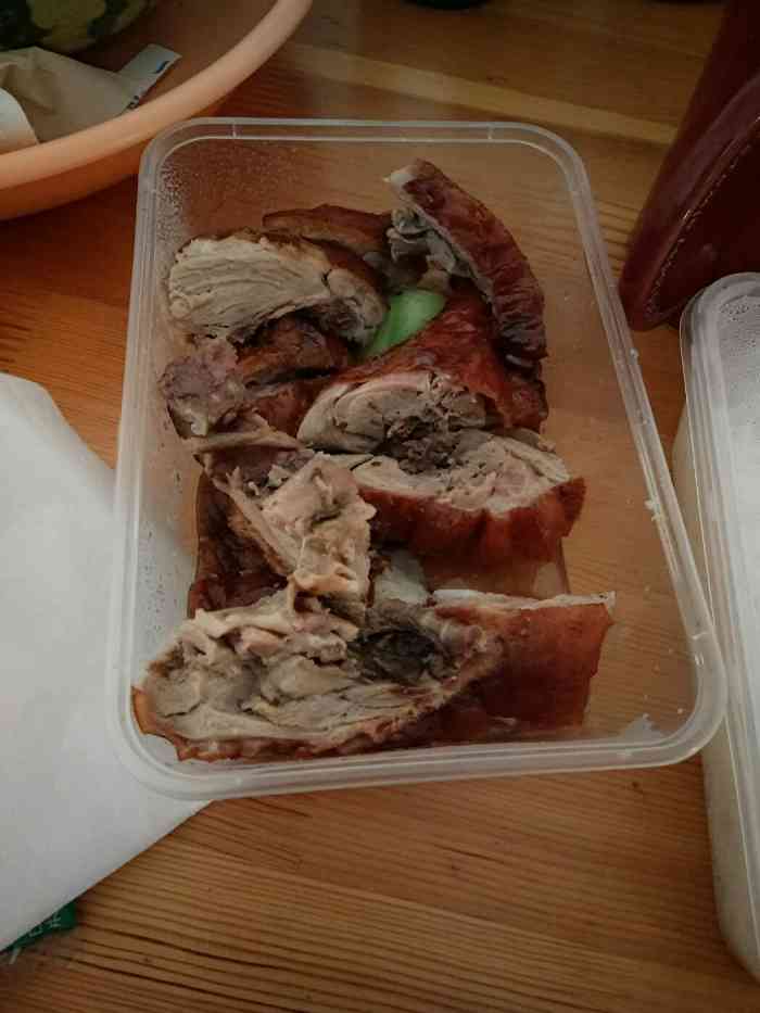 打分 订的外卖,味道不错,但是烤鸭的量明显比以前少了很多,这么点鸭子