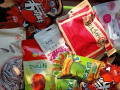 -来伊份(仙霞路二店)