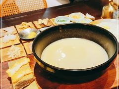 -银米·云南传统过桥米线(双廊黑金冠店)