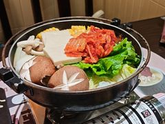 辣辣肥牛大虾泡菜锅-仙隐小鹿料理食堂(武汉摩尔城店)