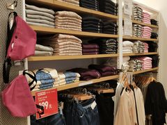-优衣库(东莞汇一城店)