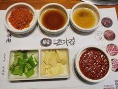 -草家酱蟹炭火烤肉店(珲春南路一店)