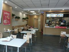 大堂-华莱士·全鸡汉堡(天津育秀街店)
