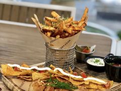-Mark&Mars Restaurant
