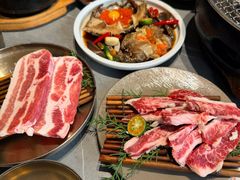 -草家酱蟹炭火烤肉店(珲春南路一店)