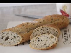芝麻谷物小法棍-tuan bakery+café(锦绣坊店)