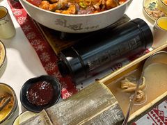 -刘姐啤酒鱼民族演艺餐厅(西街总店)