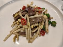 花生芽黑椒牛柳-名甬鲜坊·宁波海鲜(爱琴海店)