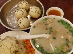 本帮肚肺汤-三两春(浦三路店)