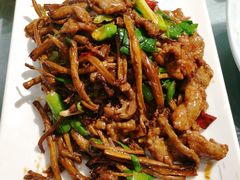 茶树菇炒牛肉-春来和(汉城南路店)