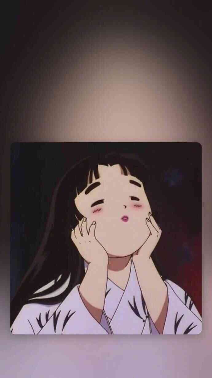 贡茶这家在后瑞地铁站出口,不仅奶茶,还有小吃,鱼蛋,车仔面,都可以.