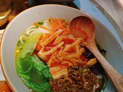 -百春原湖南牛肉粉(百联世纪店)