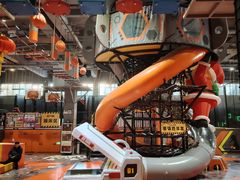 -嗨翻Hi-Fun竞技主题乐园·蹦床亲子生日轰趴(国光1937店)