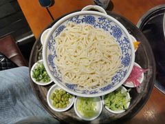 -亿诣蝎府炸酱面羊蝎子火锅(酷车小镇店)