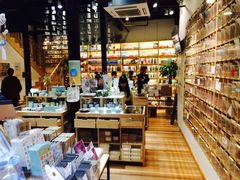 -猫的天空之城概念书店(杭州南宋御街店)