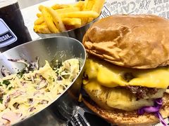 -TRIPS BURGER(大钟寺店)
