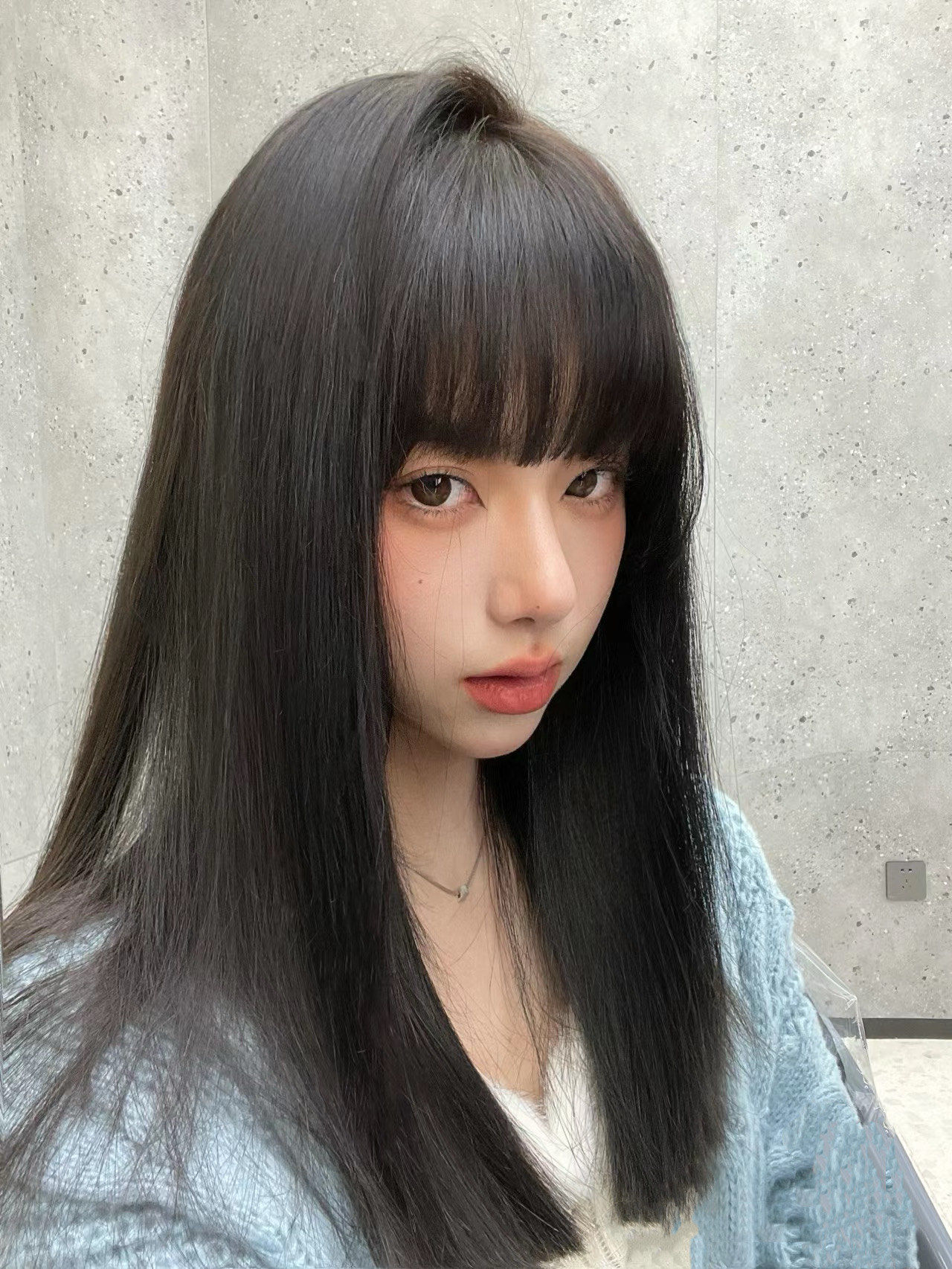 超减龄学生头这发型谁剪谁年轻 中长发也很干净利落