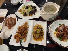 -六和聚传统烤鸭.天津菜(和平店)