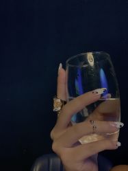 -花岐款式专研健康美甲沙龙
