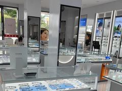 -光明眼镜·蔡司授权(徐泾店)