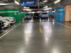 -白玉兰广场停车场