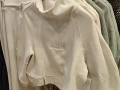 -lululemon(上海浦东IFC店)