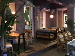 -苹果树下艺术餐厅(宋庄店)
