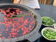 -茅草房·河畔园林火锅