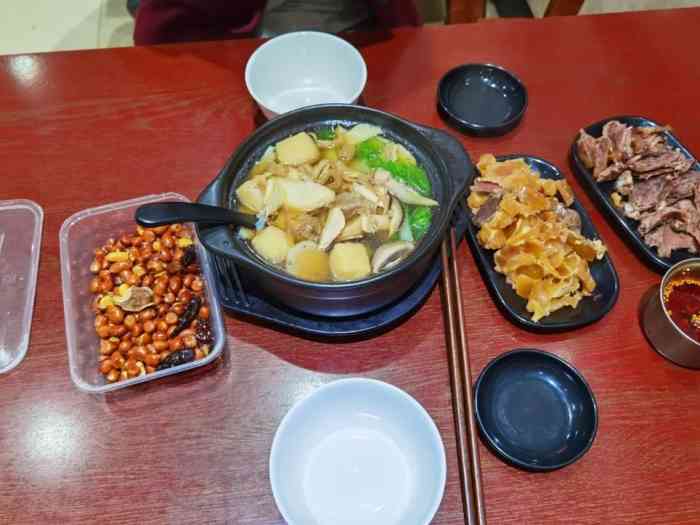 温州黄牛馆(太平门直街店)-"下班在家附近和朋友随便找的一家小馆