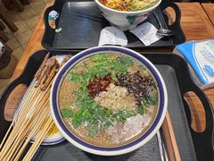 -云阿蛮云南生烫牛肉米线(奉贤路店)