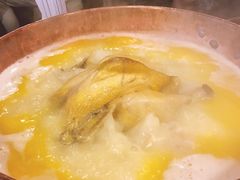 -鲜入围煮花胶鸡海鲜火锅