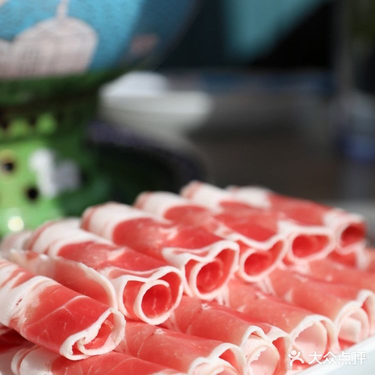 来自内蒙古大草原的美味，鲜嫩的羊肉久涮不老。