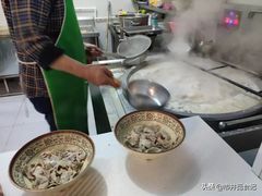 -泉儿头杂碎(杂碎师大店)