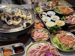 -围炉肉舍•炭烤活鳗•丹东海鲜烤肉(步行街店)